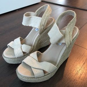Steve Madden tan wedge sandals